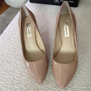 International concepts INC Nude Shoes pumps heels size 8 patent leather